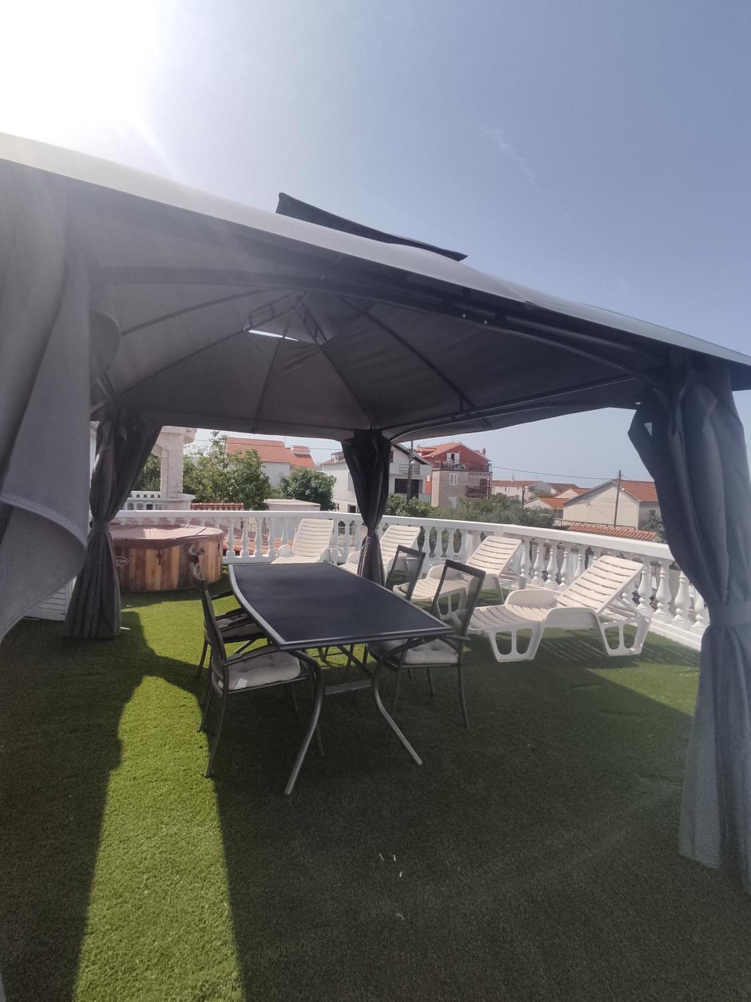 Apartments Villa Dalmatina Vodice Bilik gambar