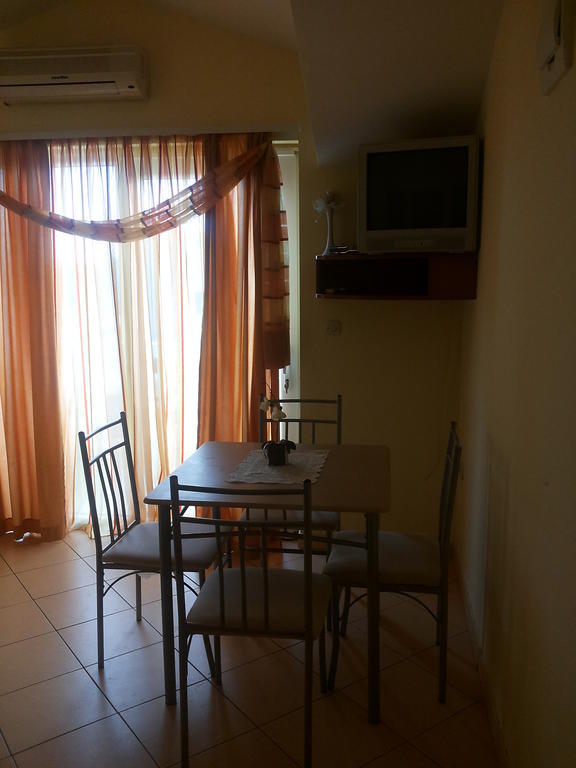 Apartments Villa Dalmatina Vodice Bilik gambar